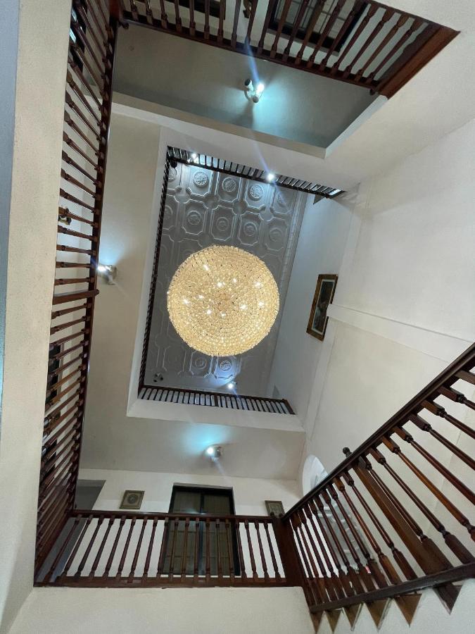 Hill View Hotel Mccarthy Hills Botianaw Exterior photo