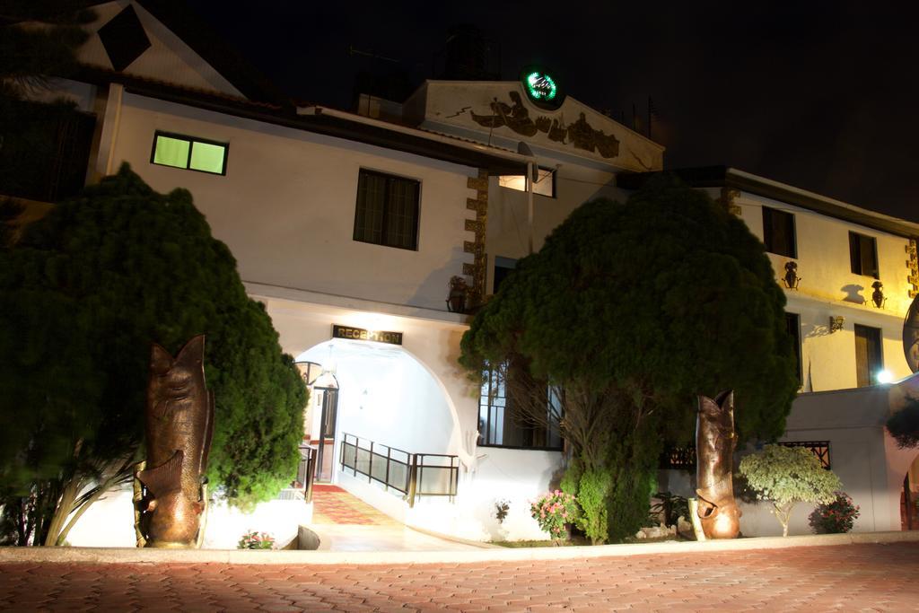 Hill View Hotel Mccarthy Hills Botianaw Exterior photo